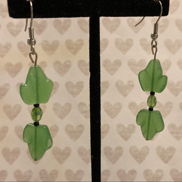 Double Faux Jade Leaf Earrings.... - Picture 4 of 5